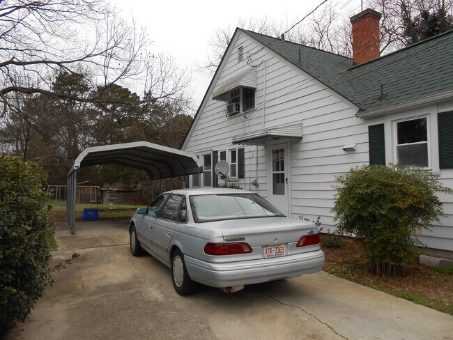 Off-street Parking - 108 Caldwell St