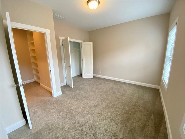 Building Photo - 2418 Gatebury Cir