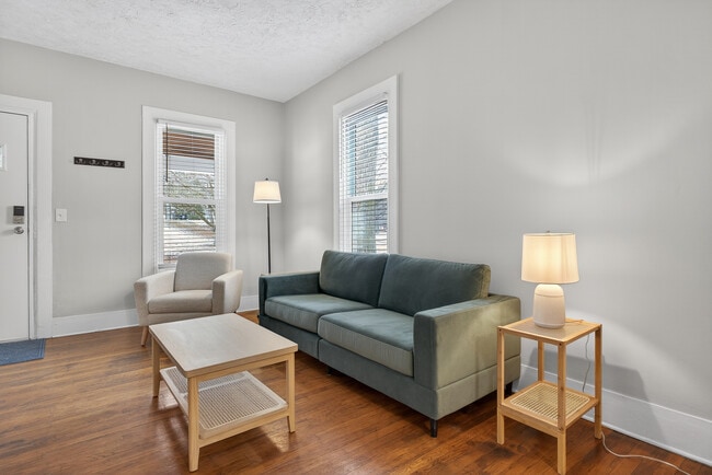 Building Photo - 716 Coit Ave NE