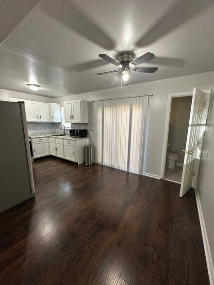 Kitchen area - 221 Cornett St