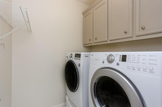 Building Photo - 2611 Oxhill Ct