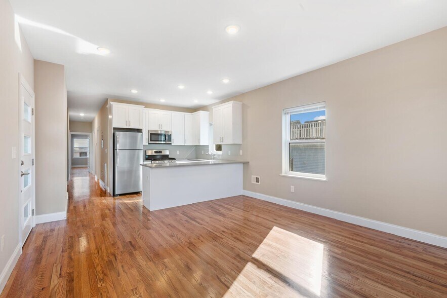 Open Kitchen - 68 W 52nd St