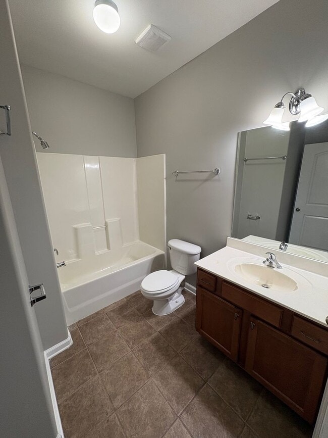 Building Photo - GlenCrossing8811