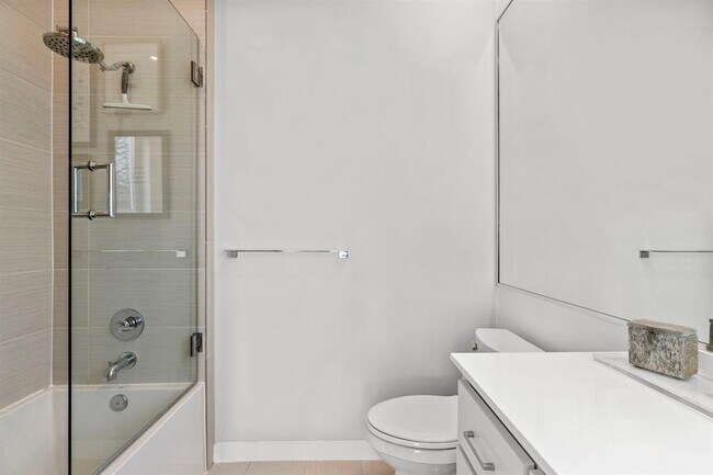 Building Photo - 1608 Ravey St