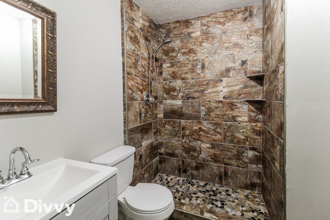 Building Photo - 1219 Nunnally Drive