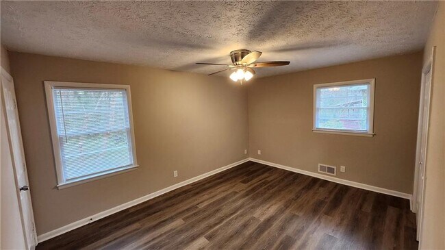 Building Photo - 2109 Newgate Dr