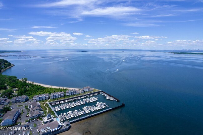 Building Photo - 13 Halfmoon Ct