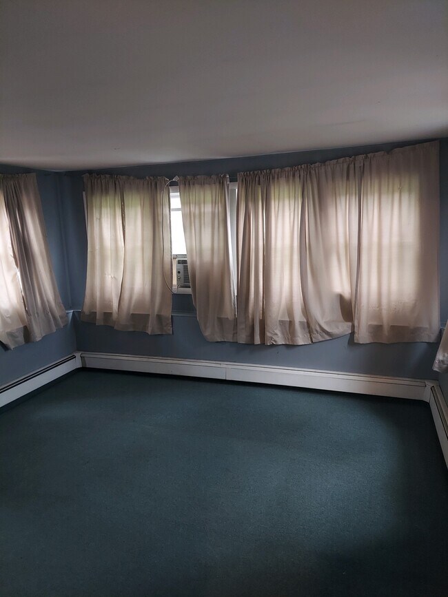 Building Photo - 74 Diamond Ave