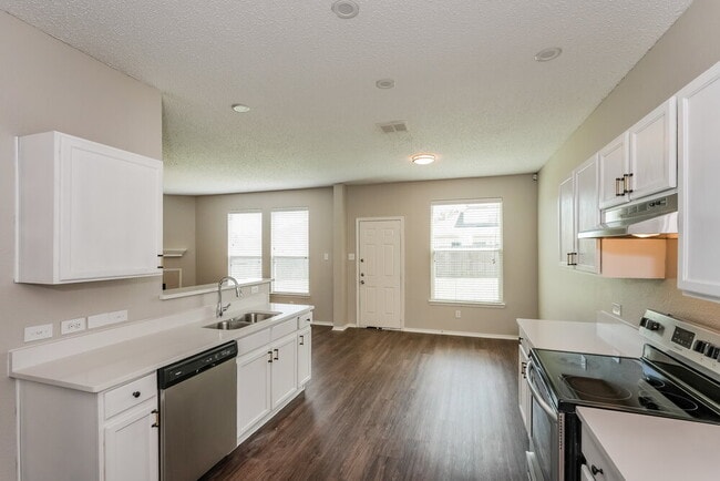 Building Photo - 1010 Hanover Dr