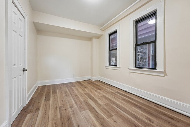 Building Photo - 7 Bender Pl