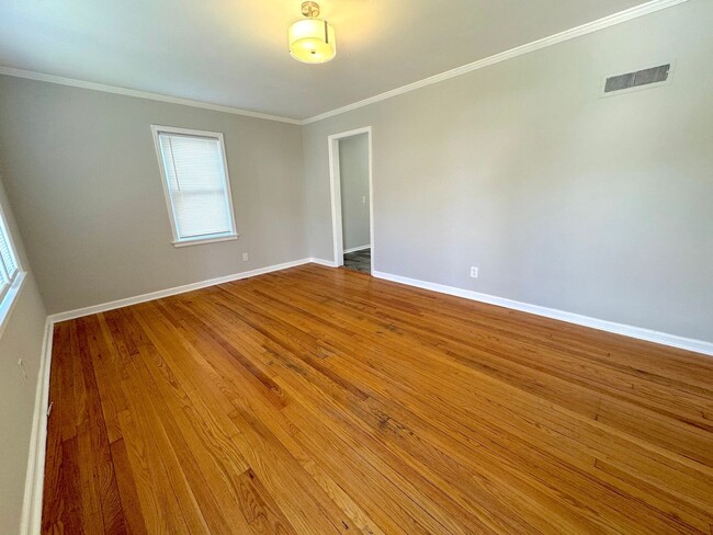 Building Photo - Updated 3 Bedroom Ranch with New Carpet, Fresh Paint, Fenced Yard & Basement!