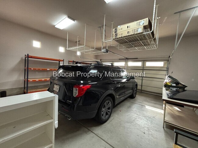 Building Photo - Golf Course Living with Mountain Views & Detached Casita