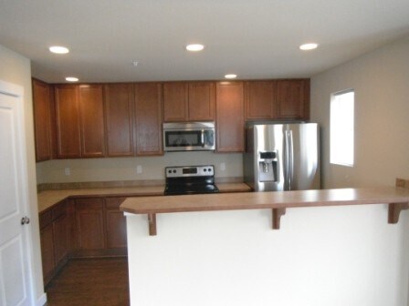 Building Photo - 1613 Burnside Pl