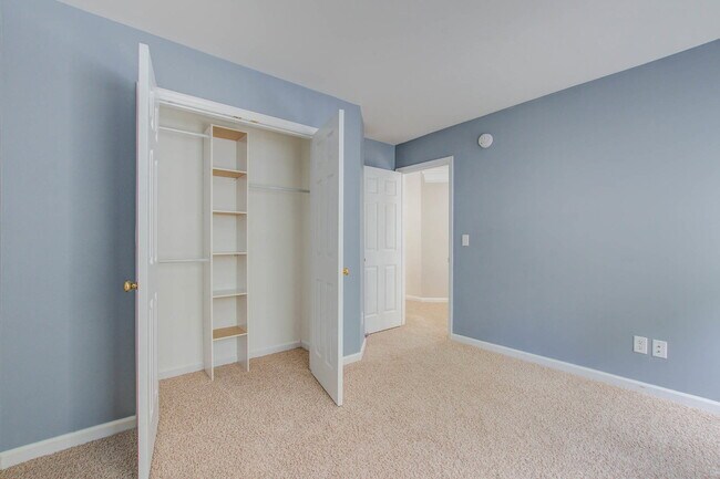 Building Photo - 2217 Daniel Island Dr