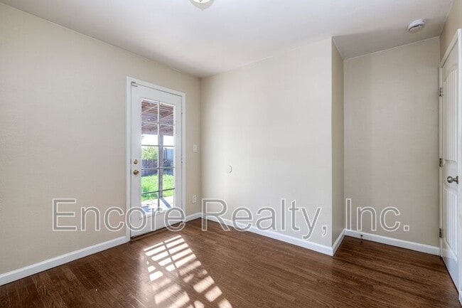 Building Photo - 6135 Chadwick Ave