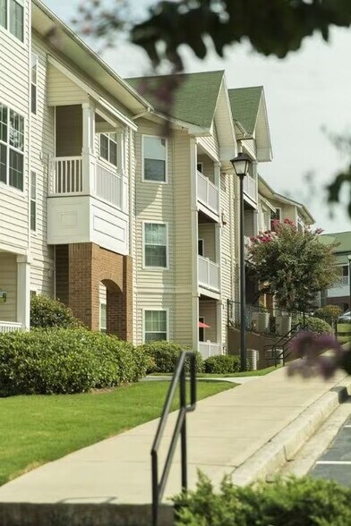 Building Photo - Crescent Pointe Apartments