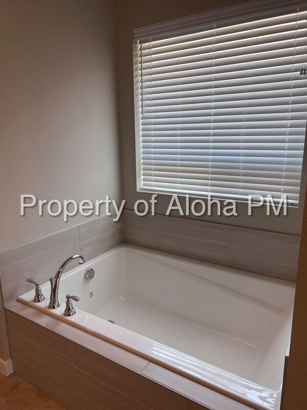 Building Photo - 2835 N Rapid Creek Way