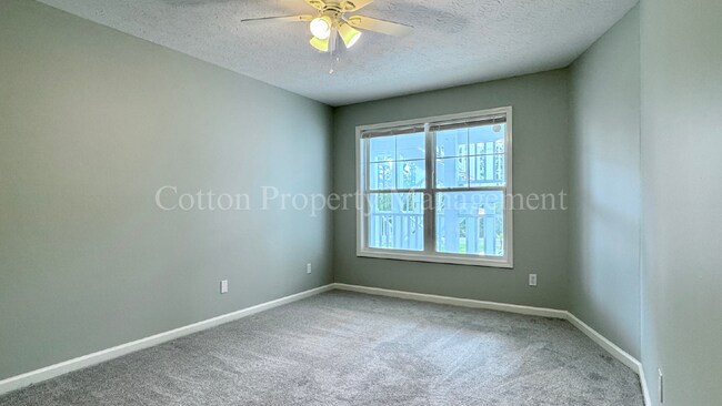 Building Photo - LEASING SPECIAL - Ask about our 1 month Re...