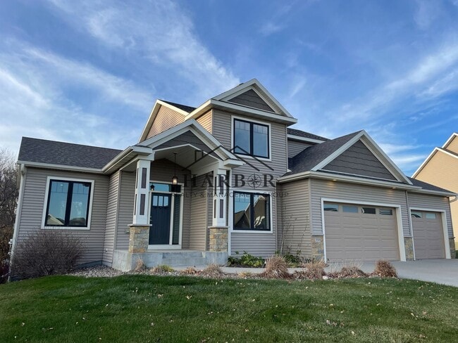 Building Photo - 2049 Kerry Dr NE