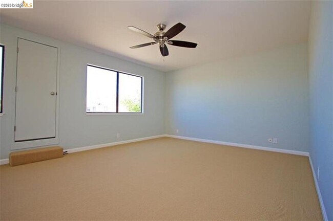 Building Photo - 2063 Sand Point Rd