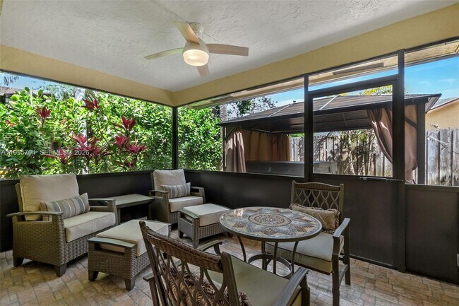 Building Photo - 4220 Grove Park Ln