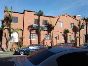 Building Photo - SPACIOUS 2 BEDROOM 1 BATH DOWNSTAIRS JUST BLOCKS FROM ALAMITOS AND JUNIPERO BEACH