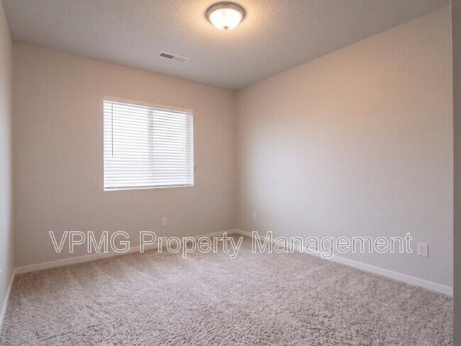 Building Photo - 11766 NE 21st Way