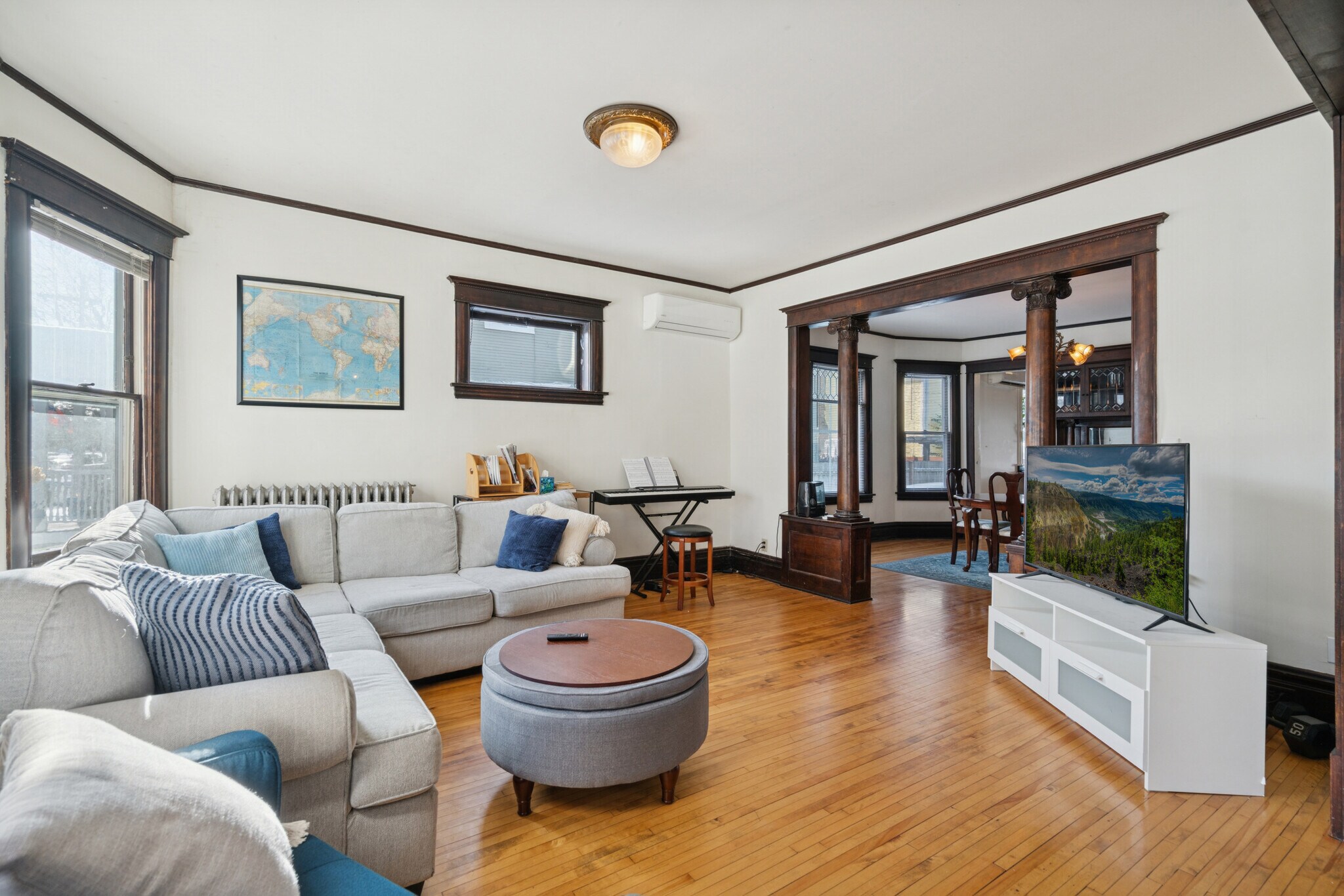 Building Photo - 2120 Emerson Ave S