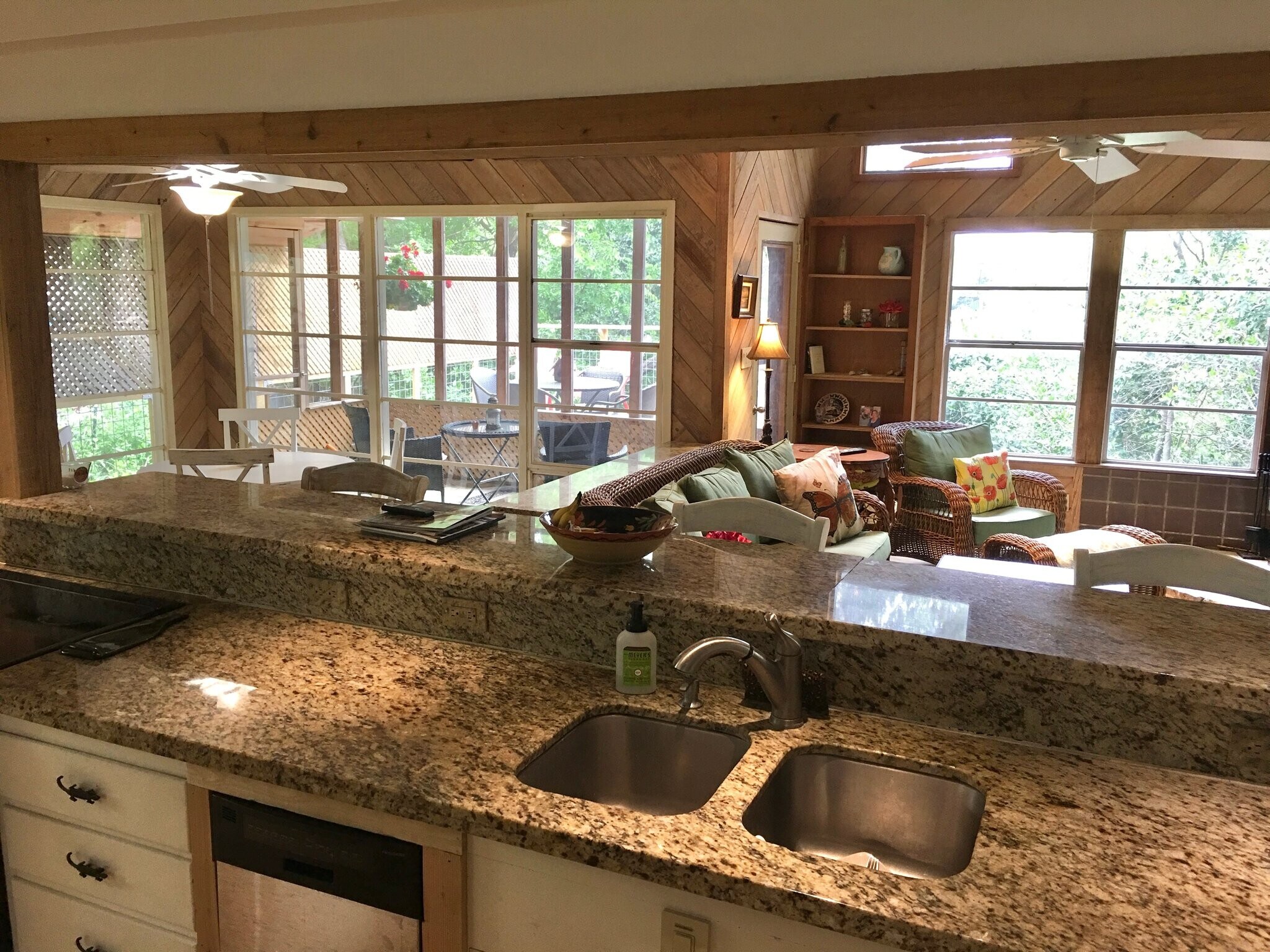 Building Photo - 16142 Spring Branch Trail