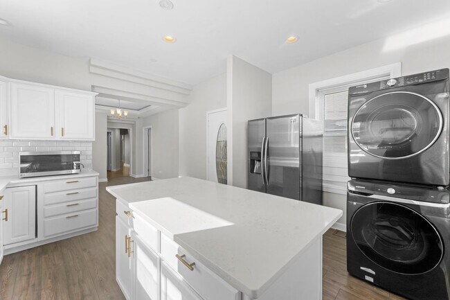 Building Photo - 5124 W Berenice Ave