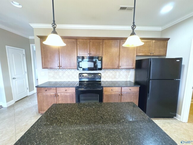 Building Photo - 126 Windridge Way SW