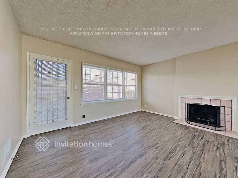 Building Photo - 2403 W 129th St