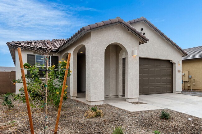 Building Photo - Charming 3-Bed Rental with Spacious Yard