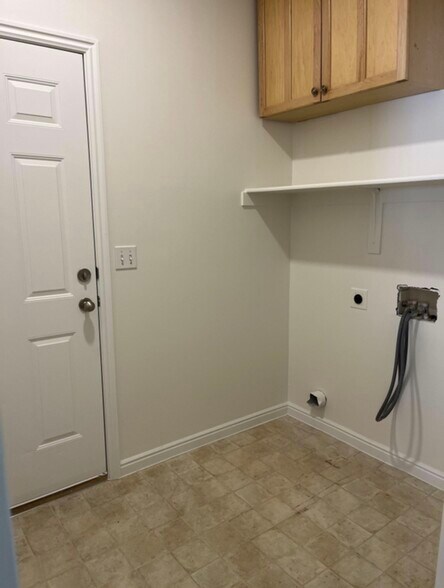 Building Photo - 6651 S Interlochin Ln