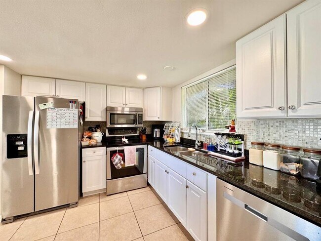 Building Photo - 6345 Newtown Cir