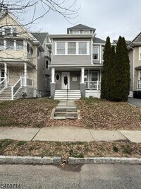 Building Photo - 42 N Willow St