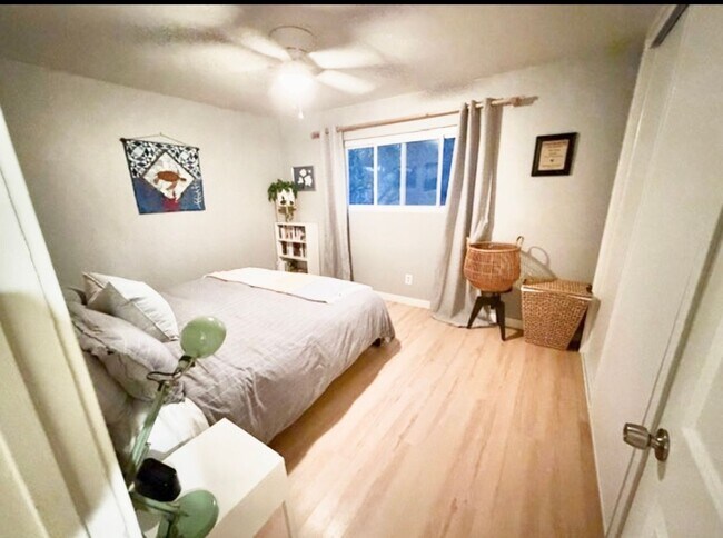 Building Photo - Coming soon! 06-15-26 Newly Remodeled Furnished Oceanside Retreat with Green Space Views 3 bedroo...