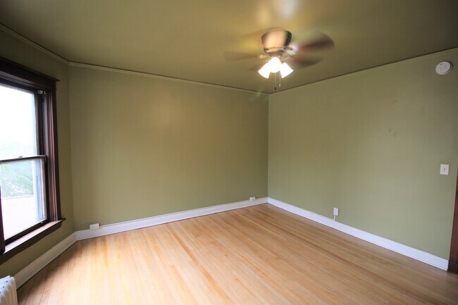 Bedroom 3 - 2032 Jefferson St