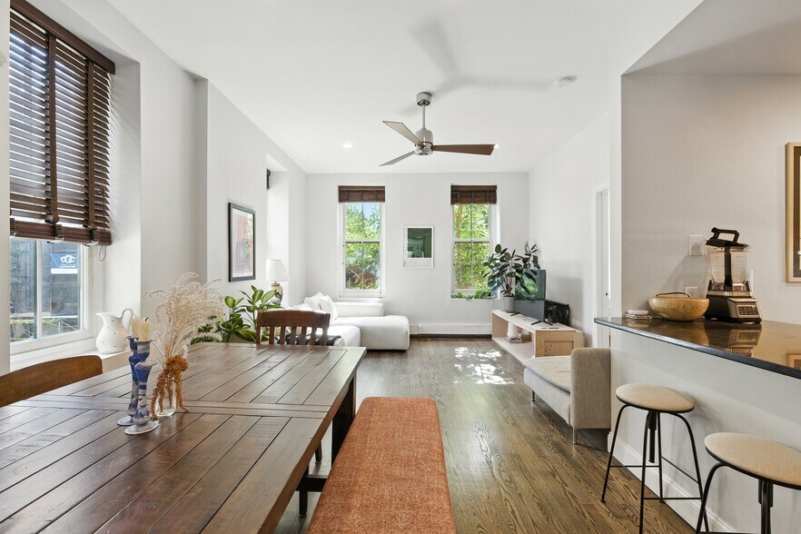 Building Photo - 30 E Concord St