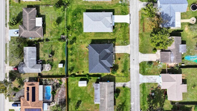 Building Photo - 460 Havana Ave SE