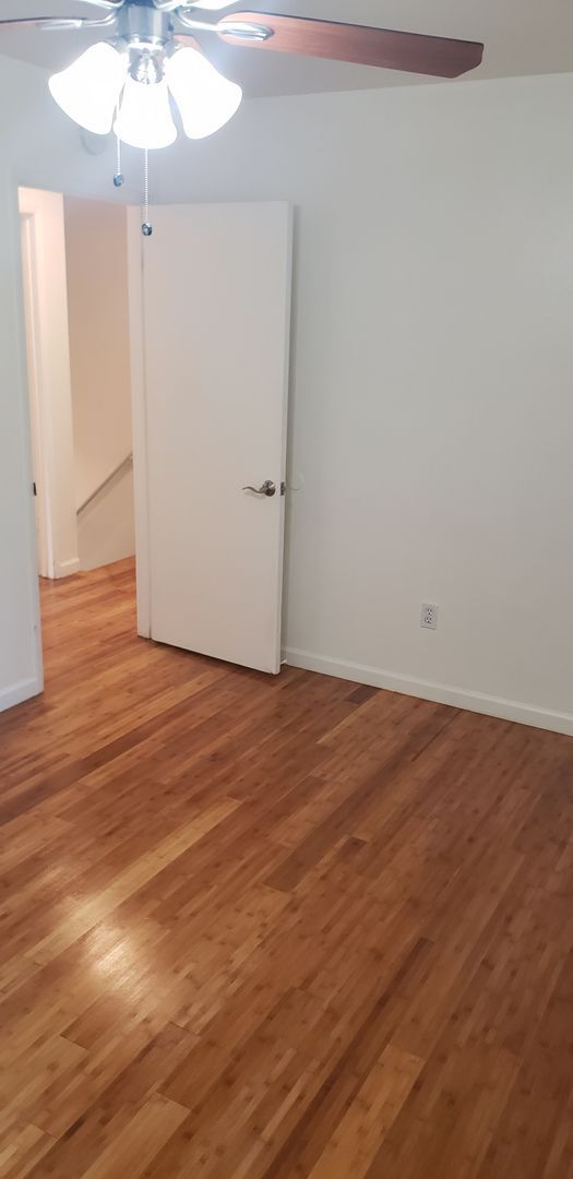 Building Photo - 8100