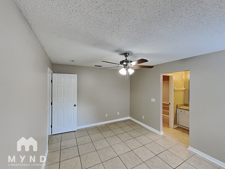 Building Photo - 604 Chilt Dr