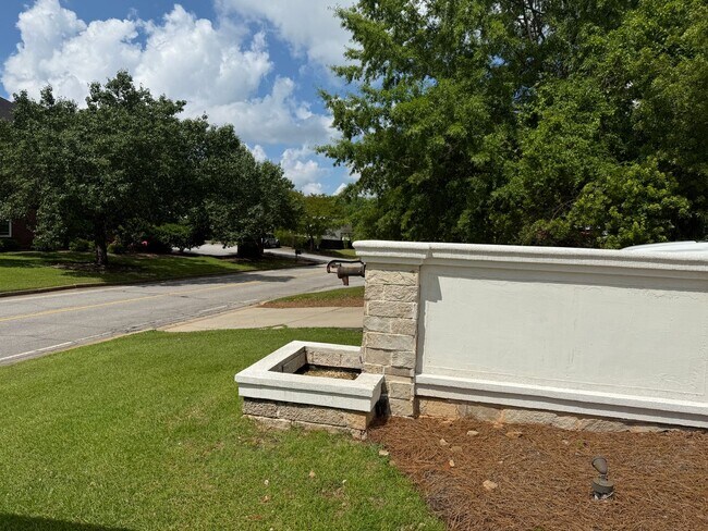 Building Photo - Lexington - Commercial Property