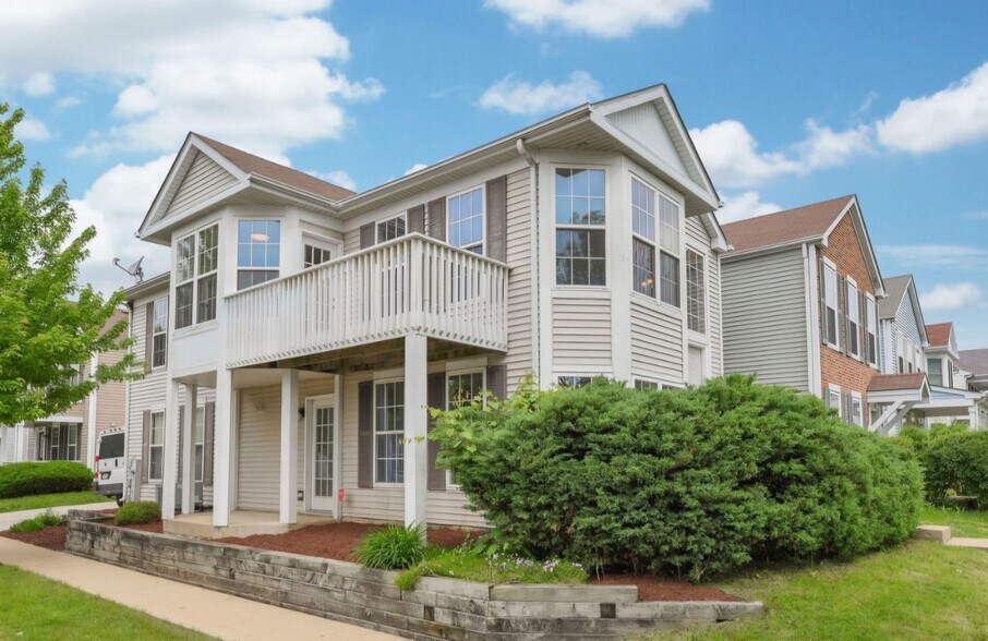 Building Photo - 1670 Park Vista Ln