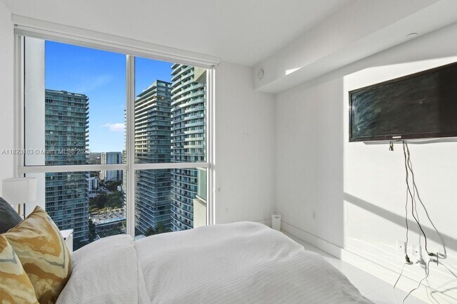Building Photo - 1080 Brickell Ave