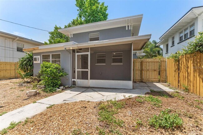 Building Photo - 125 8th Ave NE