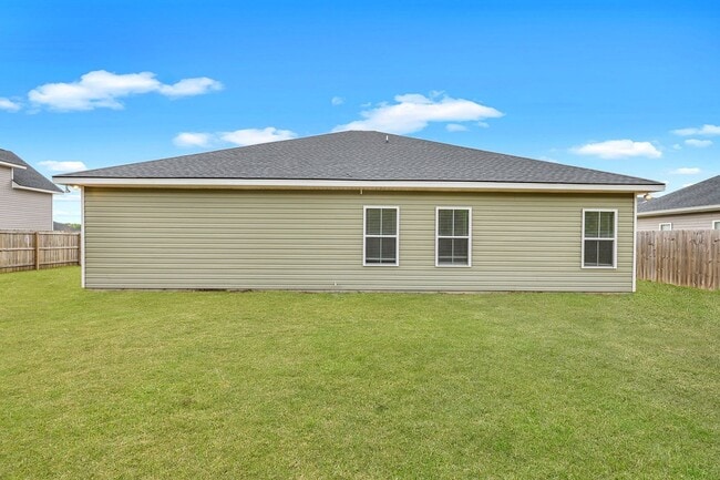 Building Photo - AVAILABLE JUNE [PETS PERMITTED]