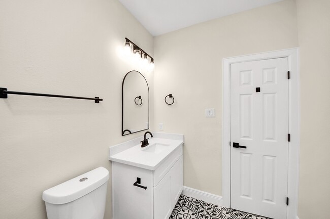 Building Photo - 3810 Hiford Dr