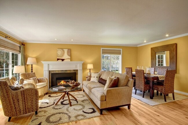 Building Photo - 3bd/1.75ba Seattle Home
