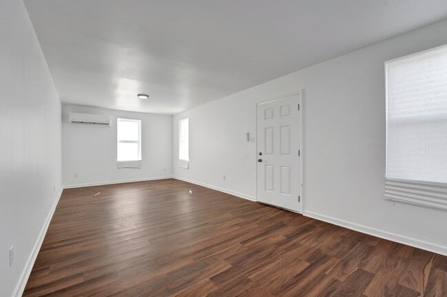 Building Photo - 1630 S Orleans St